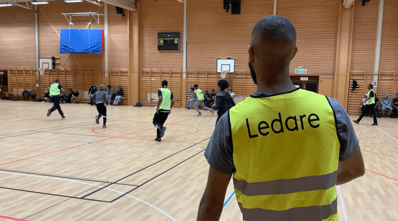 Spela spontanfotboll i Ärvingehallen